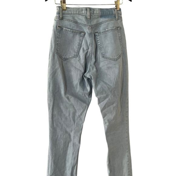 ABERCROMBIE & FITCH The 90’s Slim Ultra High Rise Curve Straight Denim Jeans - Picture 5 of 7